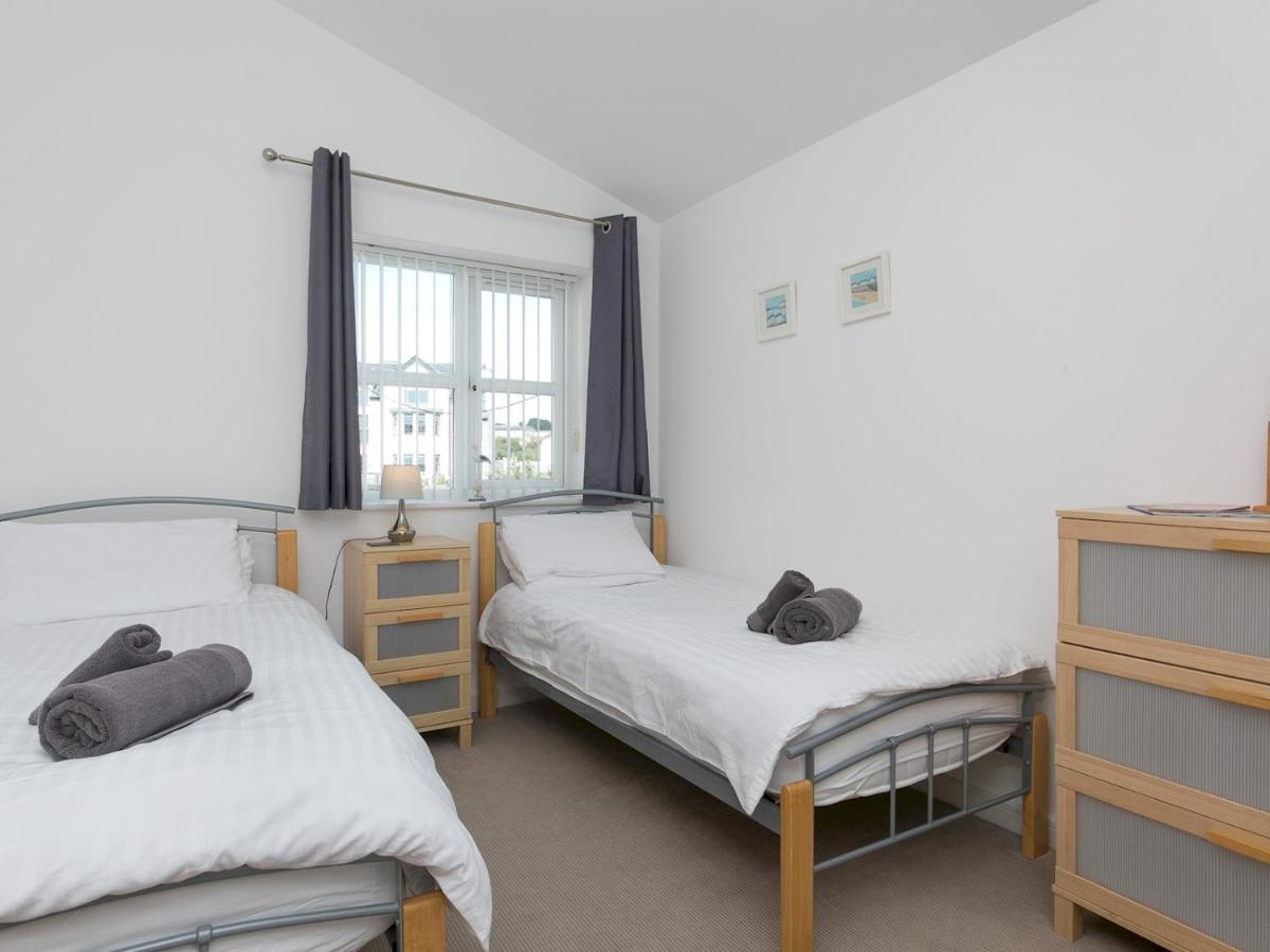 Pass The Keys 2 Bed Sea View Apartment With Balcony Parking Benllech Εξωτερικό φωτογραφία