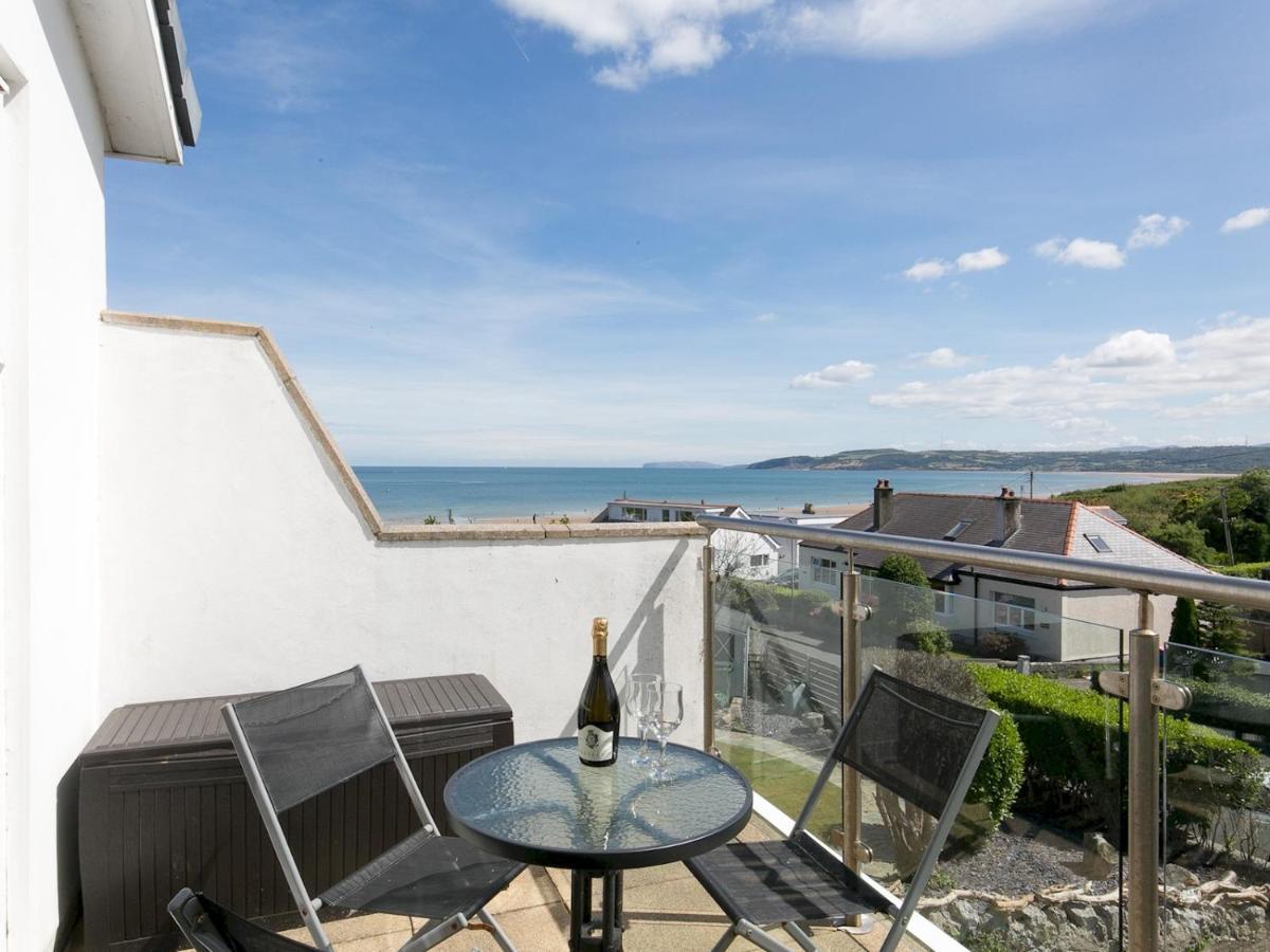 Pass The Keys 2 Bed Sea View Apartment With Balcony Parking Benllech Εξωτερικό φωτογραφία