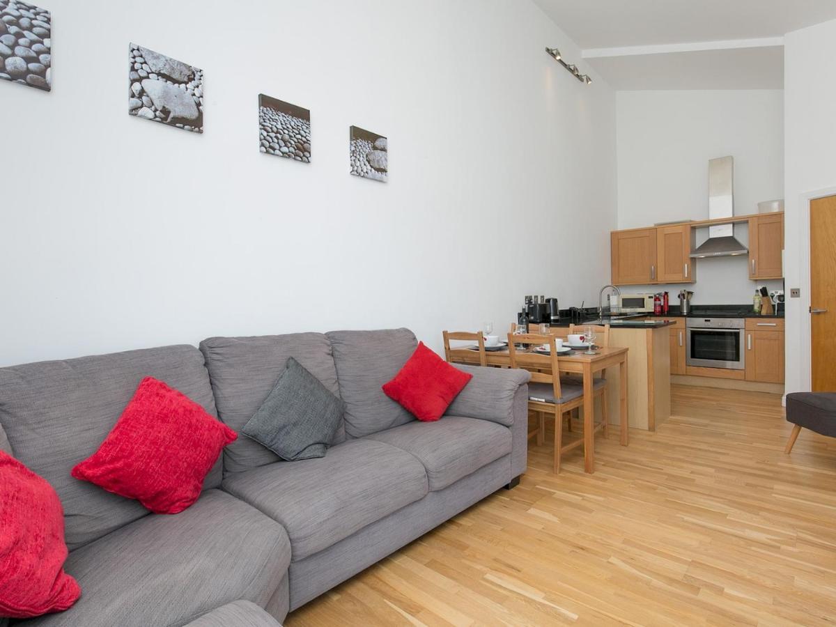 Pass The Keys 2 Bed Sea View Apartment With Balcony Parking Benllech Εξωτερικό φωτογραφία
